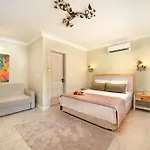 Orange Garden Hotel 3*