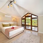 Hotel Orange Garden 3*