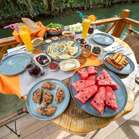 Orange Garden Hotel *