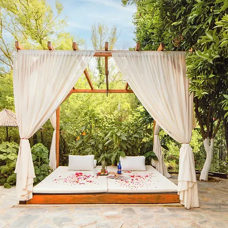 Orange Garden Hotel *